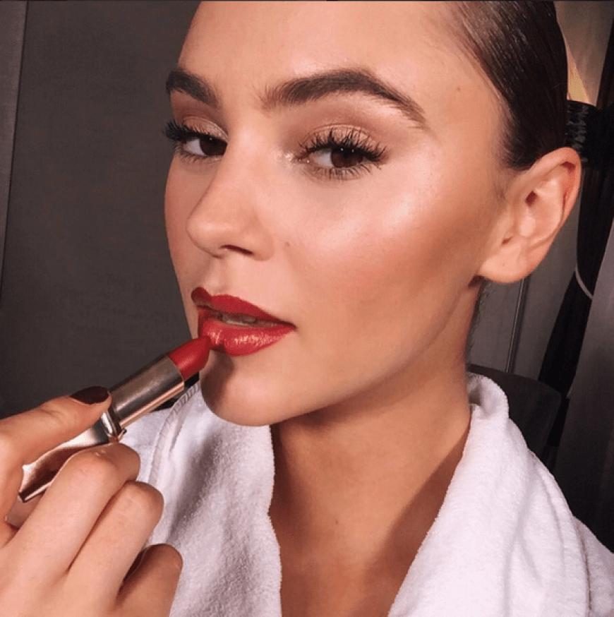 Stefanie Giesinger zeigt uns, wie es geht: Farbige Lippen sind der Sommer-Trend!