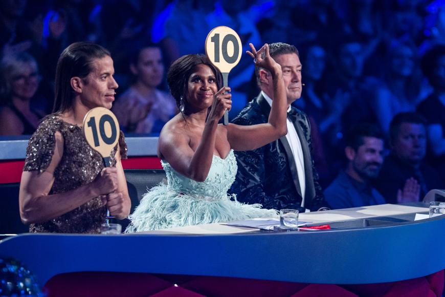 "Let's Dance"-Jurorin Motsi Mabuse meint zu wissen, wer heute Abend das Rennen macht. 