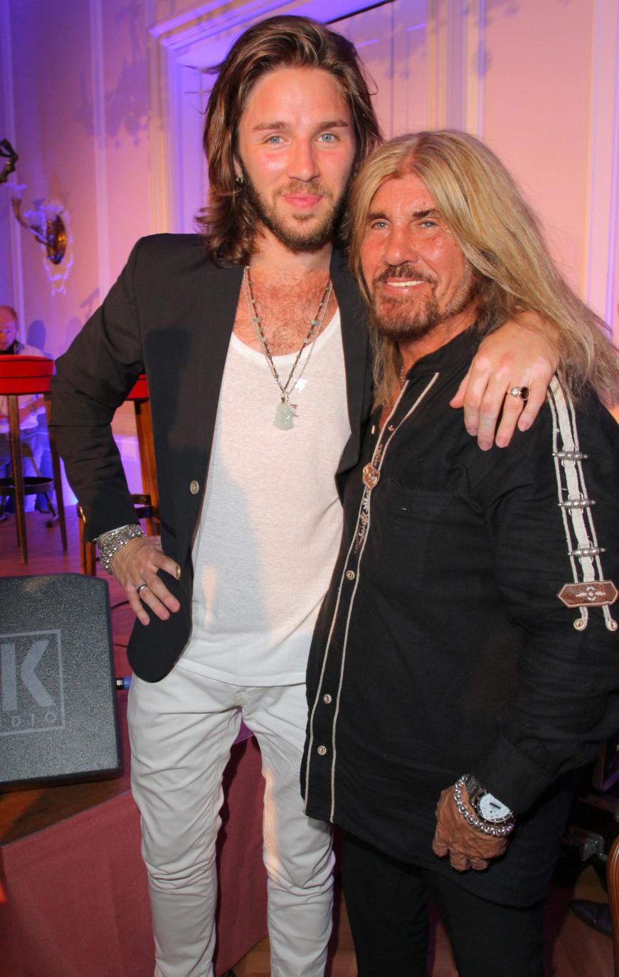 Gil Ofarim (l.) widmete den Sieg seinem Vater Abi Ofarim (r.).