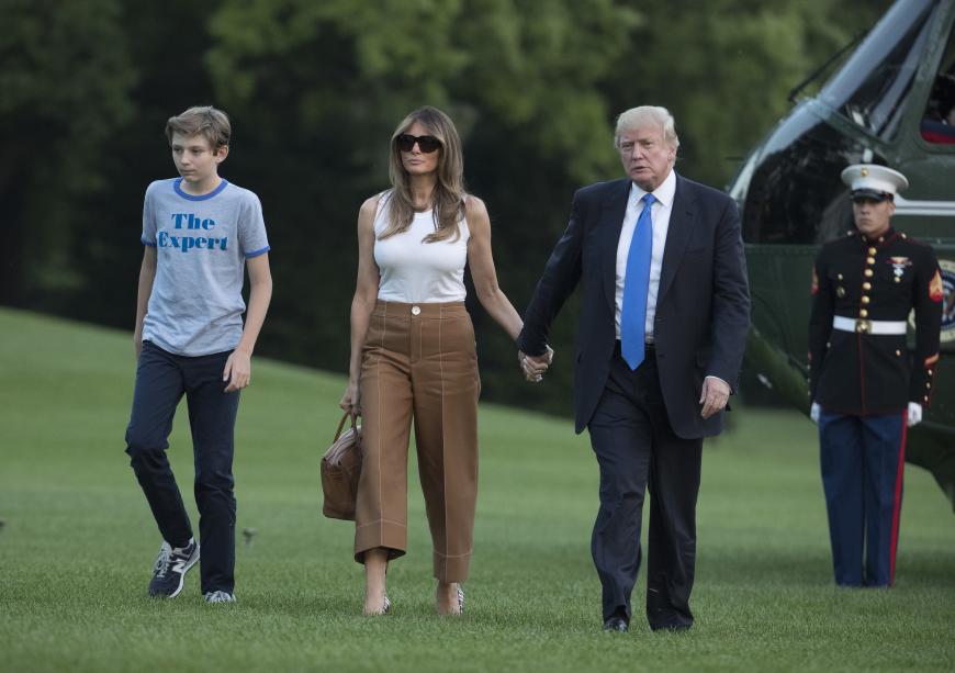 Wieder vereint: Melania Trump, Sohn Barron und Gatte Donald bei ihrer Ankunft am Weißen Haus in Washington.