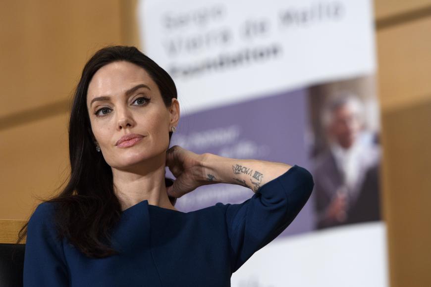 Angelina Jolie, 42, macht sich zur Zeit nicht gerade beliebt in ihrer neuen Nachbarschaft.