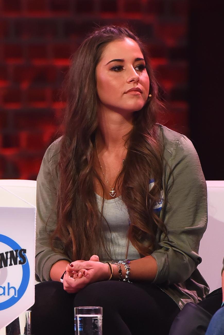 Sarah Lombardi, 24, musste sich in der Vergangenheit schon häufig Anfeindungen von Facebook-Nutzern stellen.