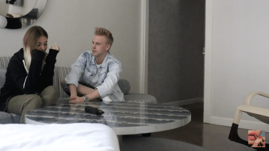 Fehlanzeige! Die 24-Jährige hat sich einfach nur einen Prank mit ihrem Cousin Rafael erlaubt.