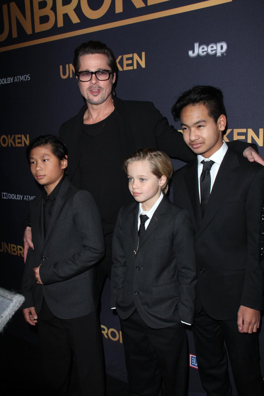 Brad Pitt mit seinen Kindern Maddox, Pax und Shiloh. Sie sind für ihn sein Ein und Alles.
