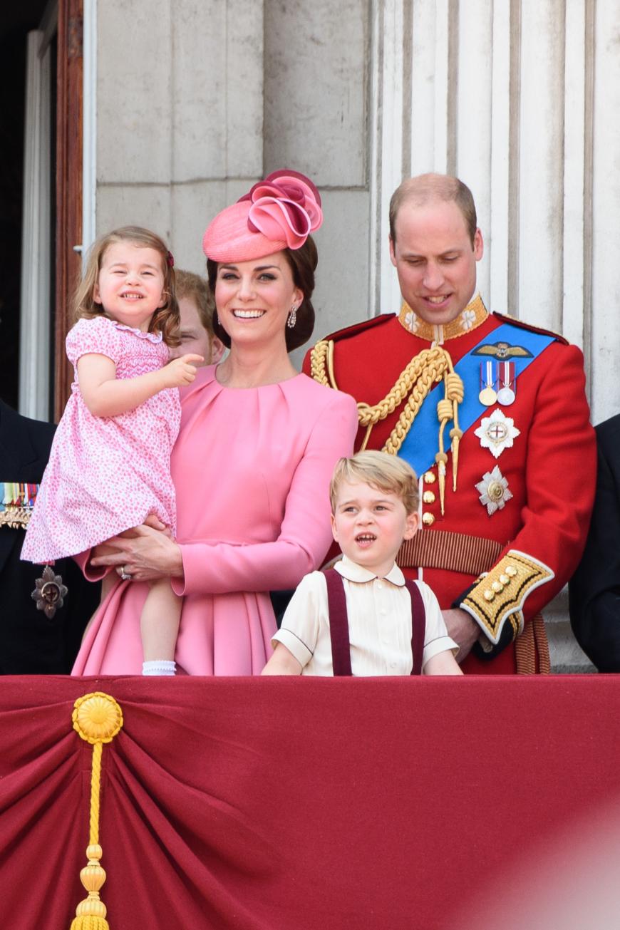 Prinzessin Charlotte passte in ihrem rosa Kleidchen perfekt zu Mama Kate.