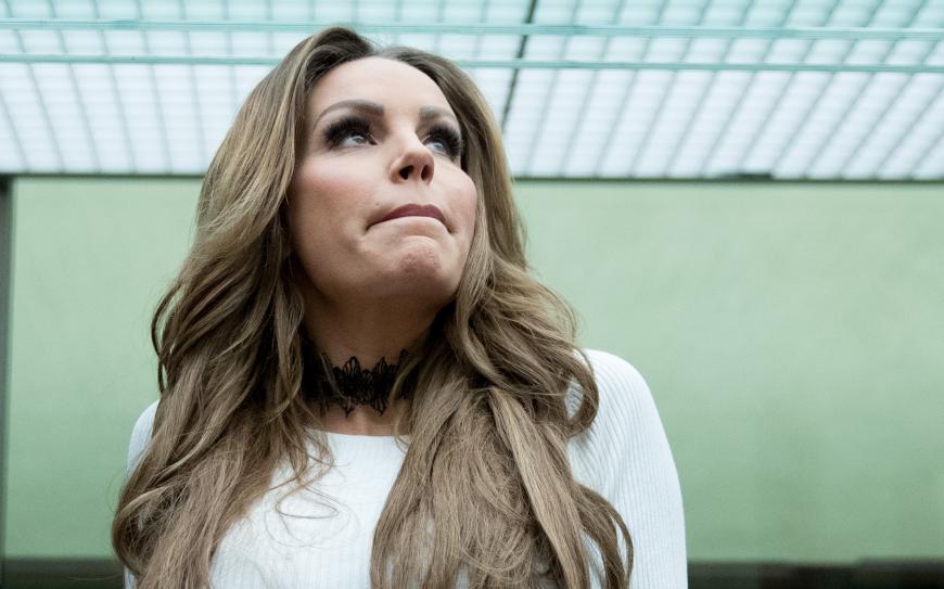 Gina-Lisa Lohfink bangte um ihr Leben! Wegen verrutschter Brustimplantate drohten schwere Folgen...