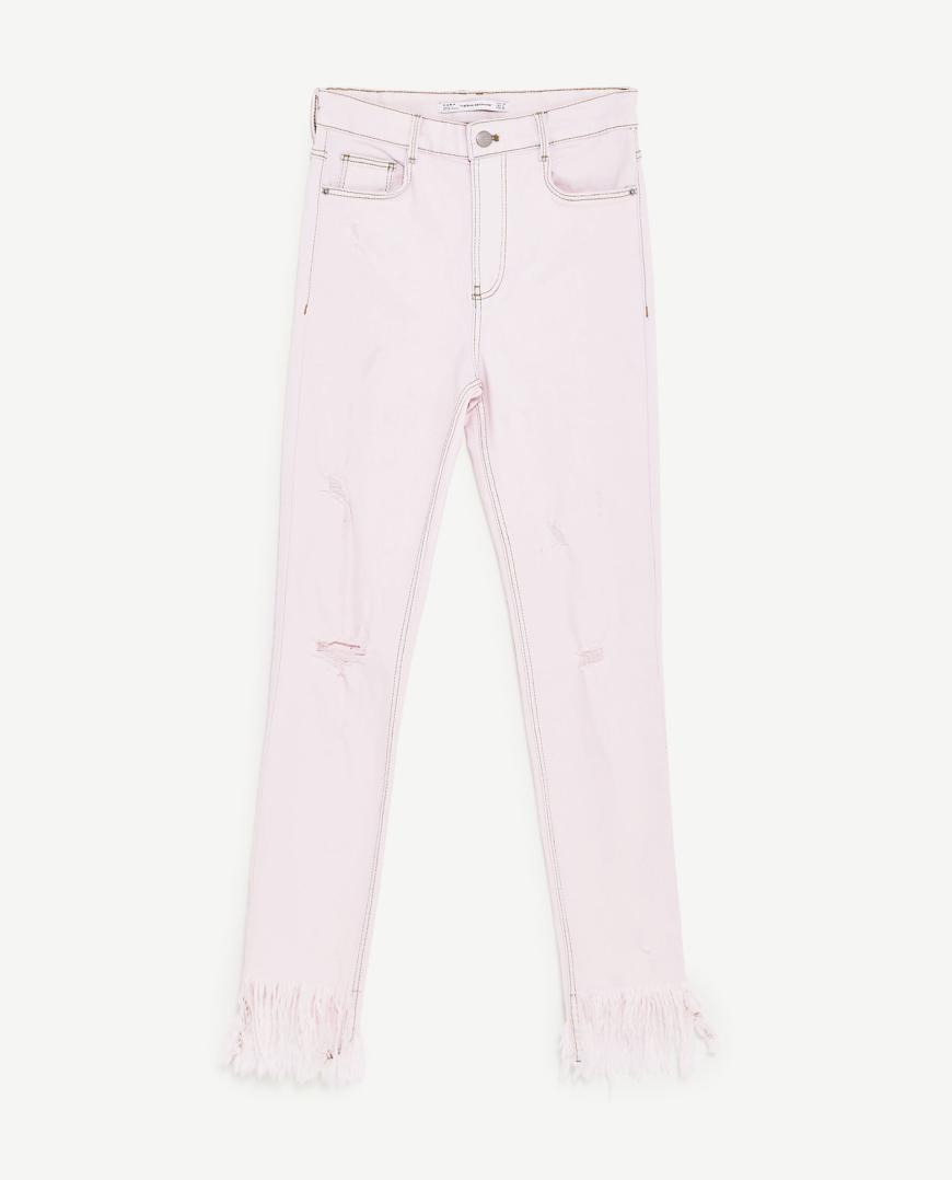 Rosa ist die Farbe der Sommer-Saison, diese Jeans kostet nur noch 20€ statt 30€.