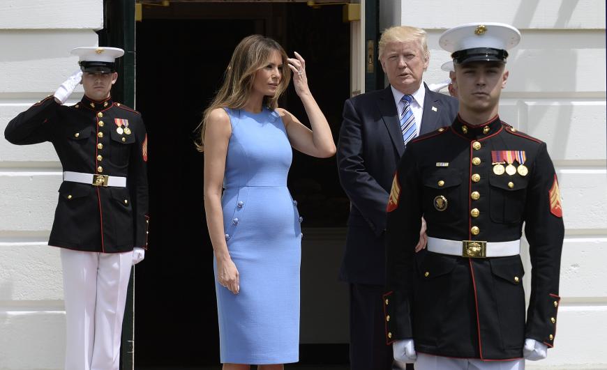 First Lady Melania Anfang der Woche mit Gatte Donald Trump beim Empfang des Präsidenten von Panama, Juan Carlos Varela, im Weißen Haus. Wölbt sich hier etwa ein kleiner Babybauch?