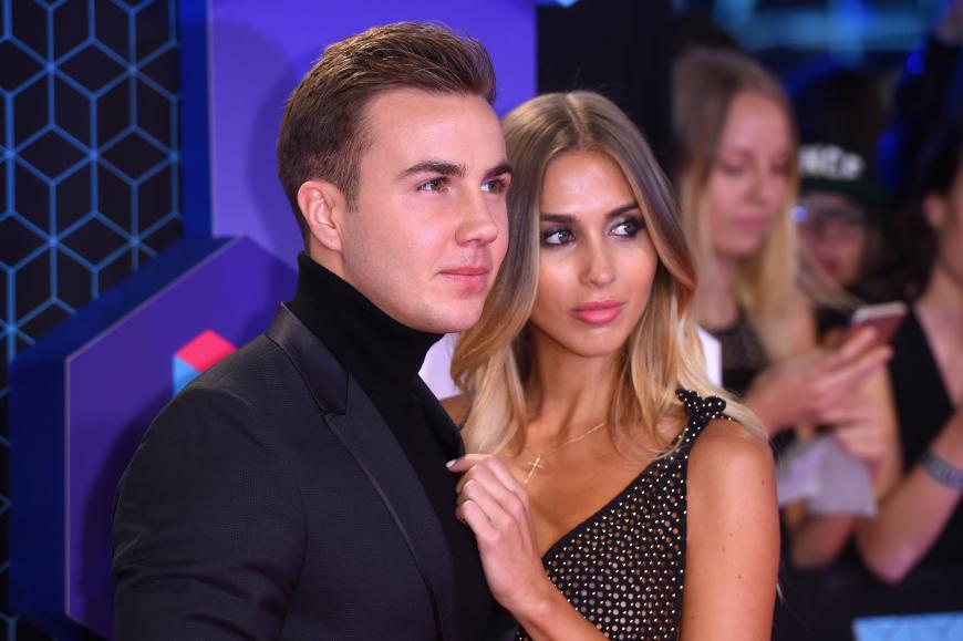 Mario Götze und Ann-Kathrin Brömmel: Sie haben sich verlobt.
