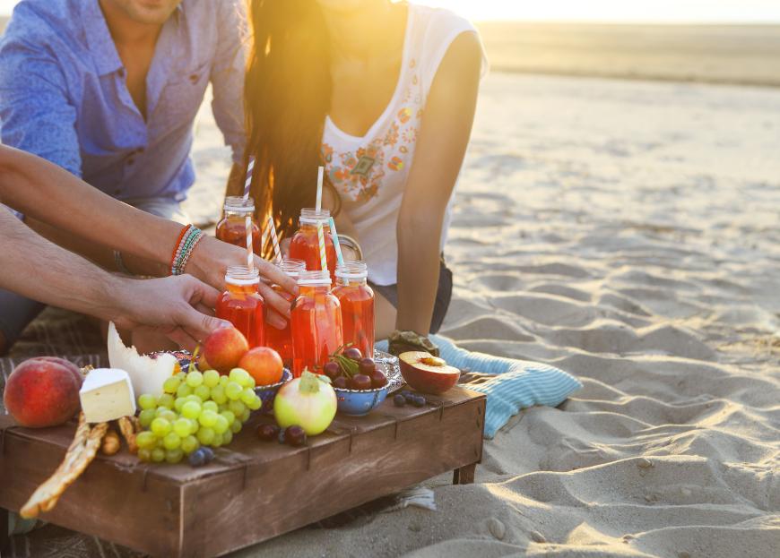 Endlich ist der Sommer da und wir haben die besten Rezepte für das nächste Picknick im Grünen gefunden.