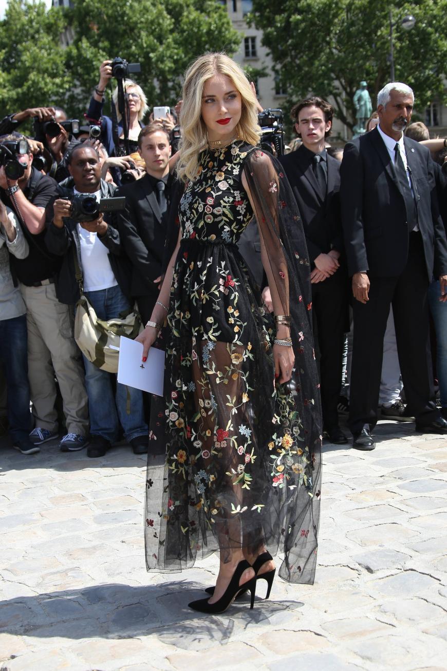 Miss Dunst könnte sich an ihr ein Beispiel nehmen: Star-Bloggerin Chiara Ferragni in einem atemberaubenden Kleid. Beide Daumen hoch.