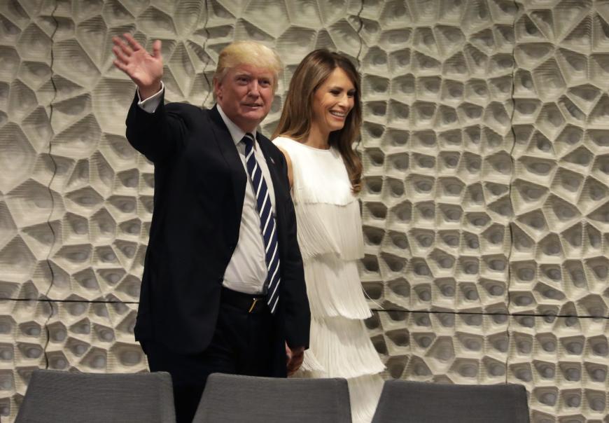 Der Besuch fiel für Melania Trump und die restlichen Teilnehmer leider aus. Am Freitagabend, 7. Juli, ging es für die First Lady und Donald Trump zu einem Konzert in der Elbphilharmonie.