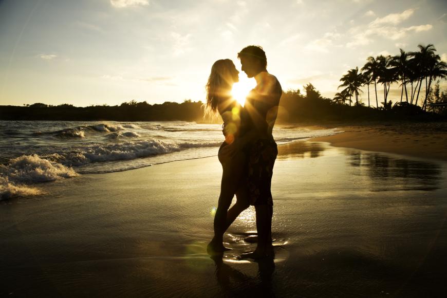 Werden Josh und Michelle dank Tinder bald so romantisch am Strand kuscheln?