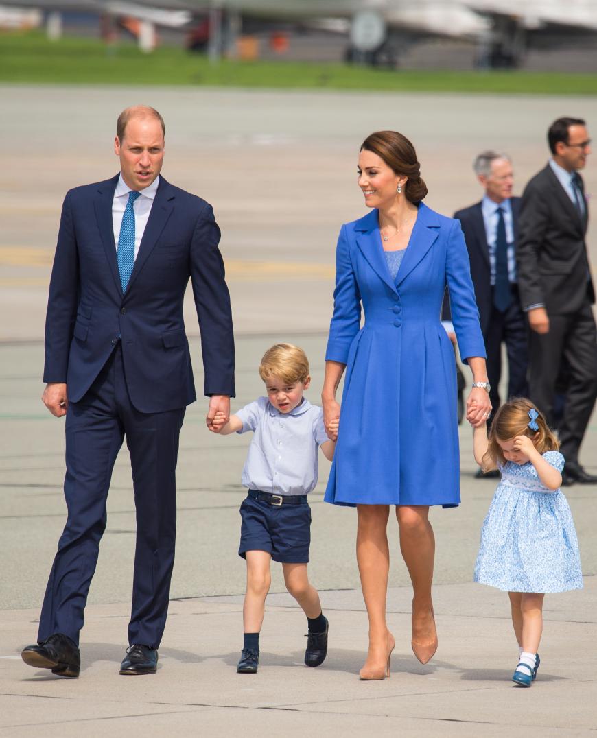 Ankunft in Berlin: Herzogin Kate und Prinz William mit ihrem süßen Nachwuchs.