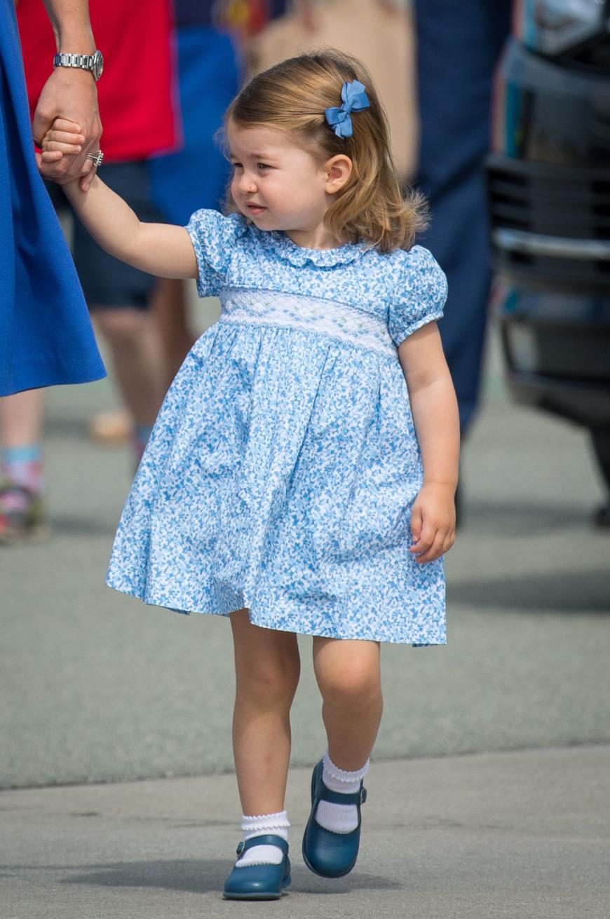 Währenddessen strahlte Prinzessin Charlotte mit ihrer Mama um die Wette.