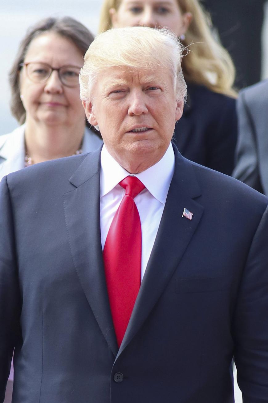 Der Sprecher von Donald Trump tritt zurück.