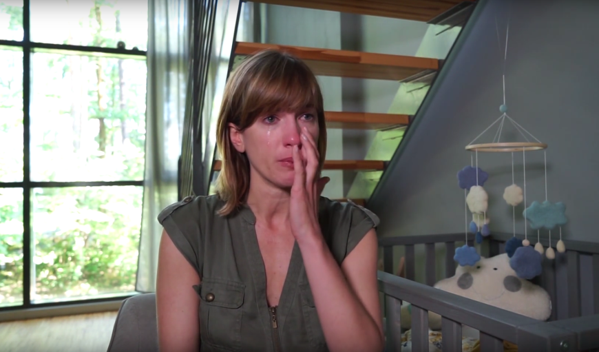 In ihrem neuen YouTube-Video kann Isabell Horn ihre Tränen nicht zurückhalten.