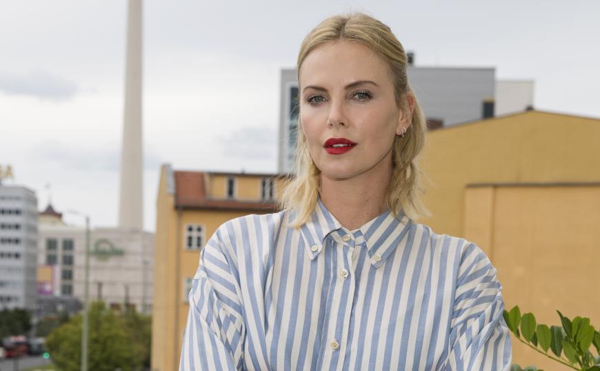 Die Kindheit von Charlize Theron war alles andere als leicht