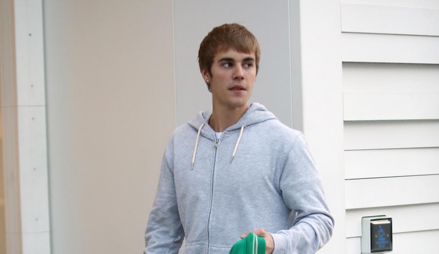 Justin Bieber fuhr vor seiner Kirche einen Fotografen um