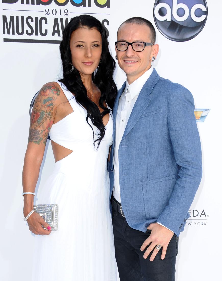 Nach dem Tod ihres Mannes meldete sich Talinda Bennington nun erstmals zu Wort.