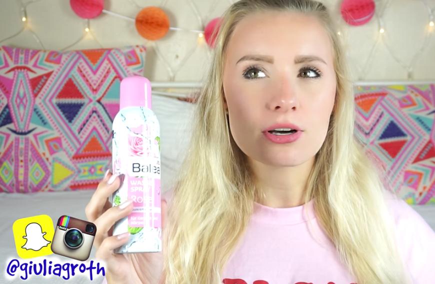 An heißen Sommertagen kühlt sich die Beauty-Expertin am liebsten mit den Wassersprays von Balea ab. Rosenduft ist ihr Favorit.