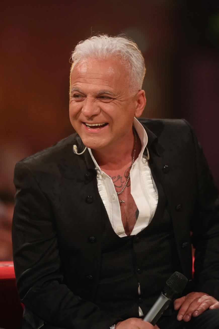 Nino de Angelo hat allen Grund zur Freude: Der Sänger ist mit 53 Jahren noch mal Vater geworden.