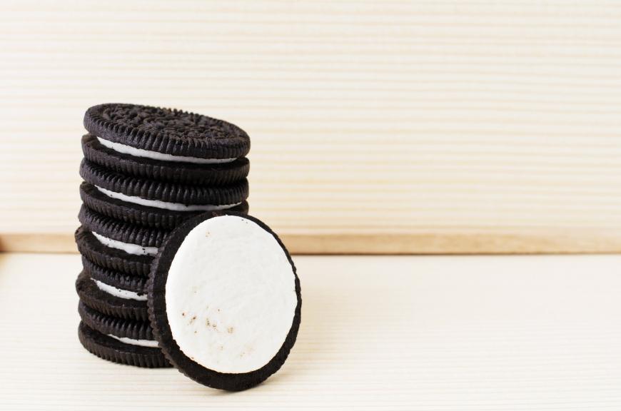 Oreo-Kekse selber machen geht mithilfe des nachfolgenden Rezepts mega easy!