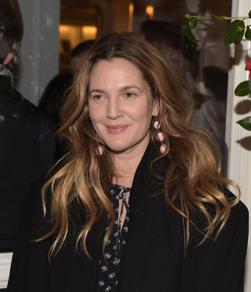 Ohne Make-up, dafür aber mit Zottel-Mähne: Auf Instagram zeigte sich Drew Barrymore jetzt ohne jeden (Beauty-)Schnickschnack.
