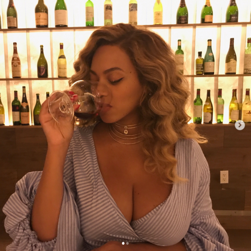 Ein Foto, das Beyoncé kürzlich via Instagram postete, wurde von ihren Fans heiß diskutiert.