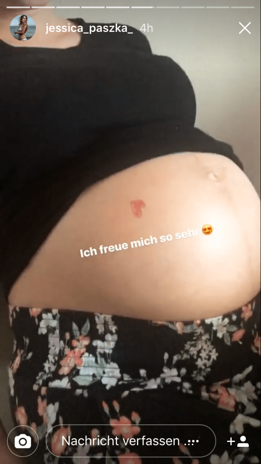 Jessica Paszka teilte vor wenigen Stunden dieses Babybauch-Foto in ihrer Instagram-Story