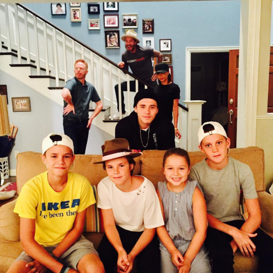 Wie cooooool! Die ganze Familie Beckham zu Besuch im Haus der Dunphys von "Modern Family".