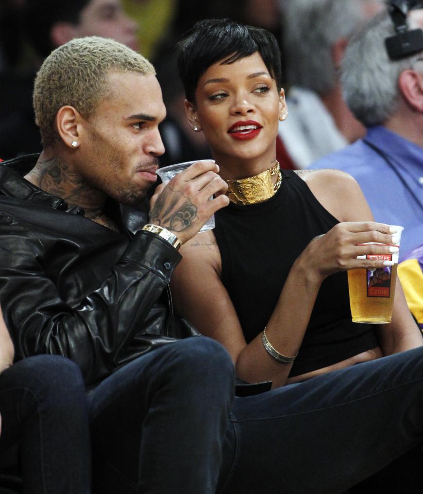 Chris Brown und Rihanna waren von 2007 bis 2009 ein Paar. Immer wieder soll es Handgreiflichkeiten und heftigen Streit zwischen beiden gegeben haben. Die Beziehung endete schließlich mit der Prügel-Attacke im Februar 2009.