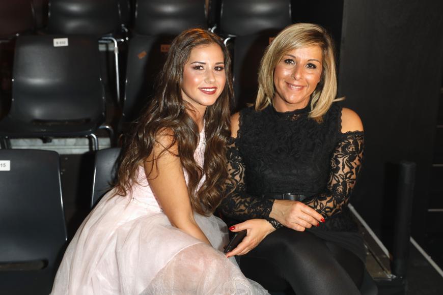Mama Sonja Strano verteidigt ihr Tochter und sagt Sarahs Hatern deutlich, was sie von ihnen hält.