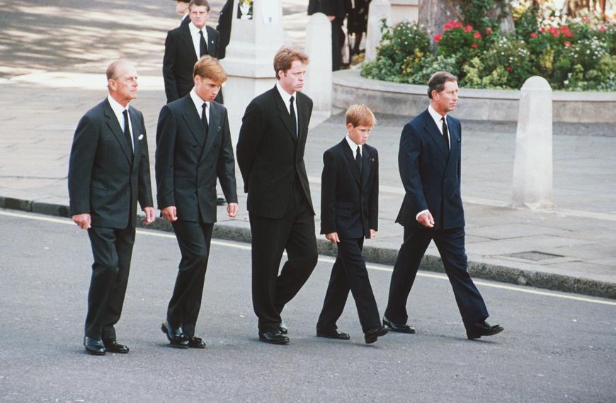 Prinz Harry (2.v.l) war 14, Harry (2.v.r.) erst 12, als Prinzessin Diana starb.