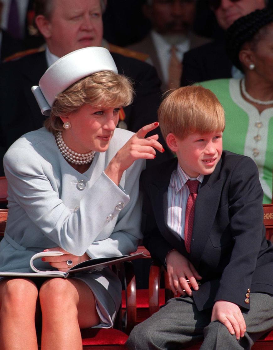 Liebende Mutter: Prinz Harry mit der verstorbenen
