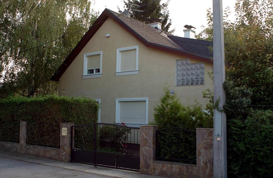 In diesem Haus wurde das kleine Mädchen über acht Jahre lang gefangen gehalten.