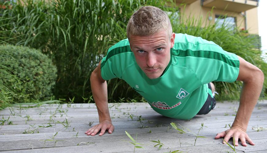 Lorenas Ex Oliver Hüsing (hier noch im Werder-Bremen-Trikot) spielt derzeit für Hansa Rostock in der 3. Liga.