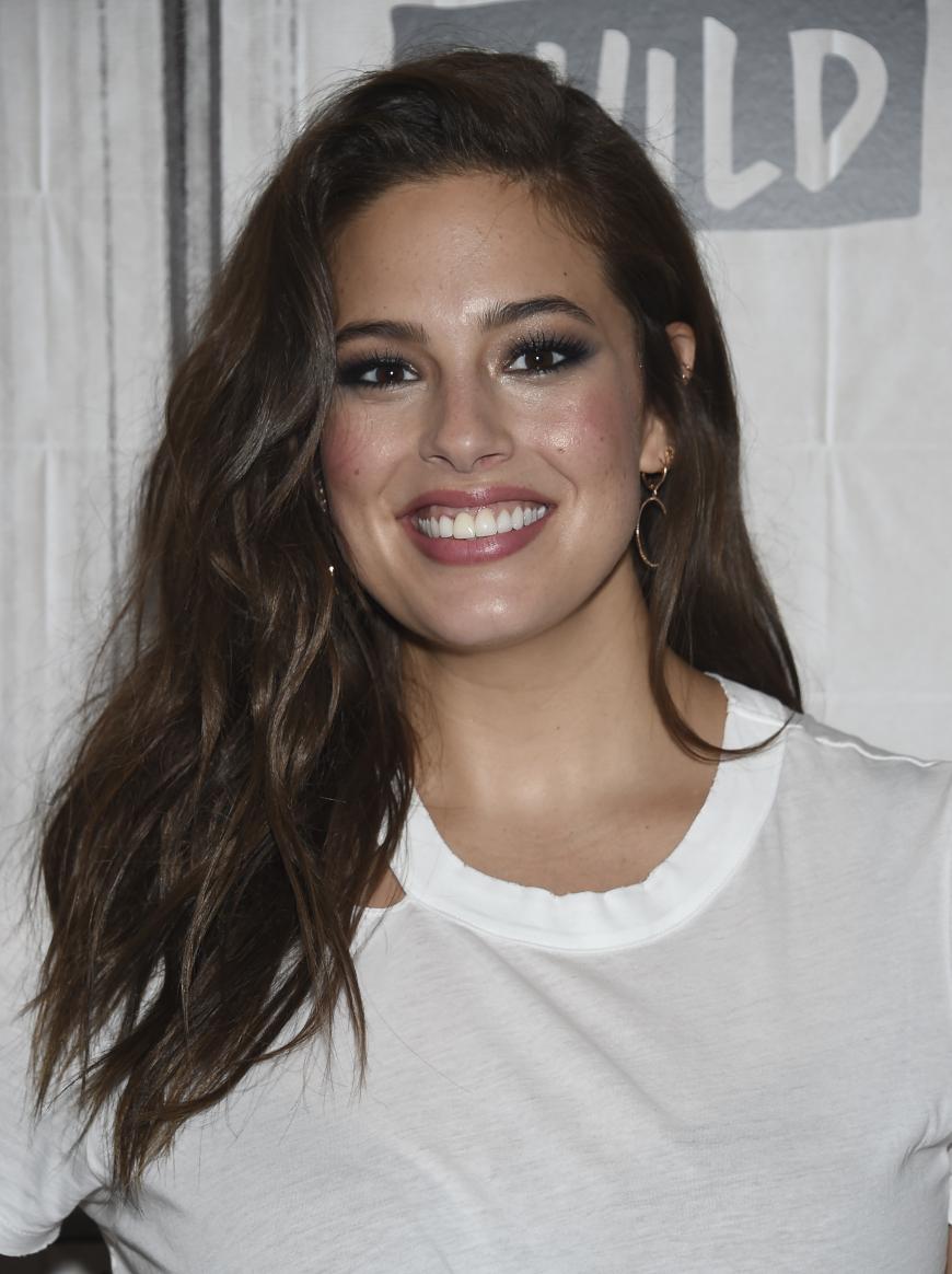 Ashley Graham zeigt auf Instagram selbstbewusst ihren kurvigen Body - und wird dafür von den Fans gefeiert!