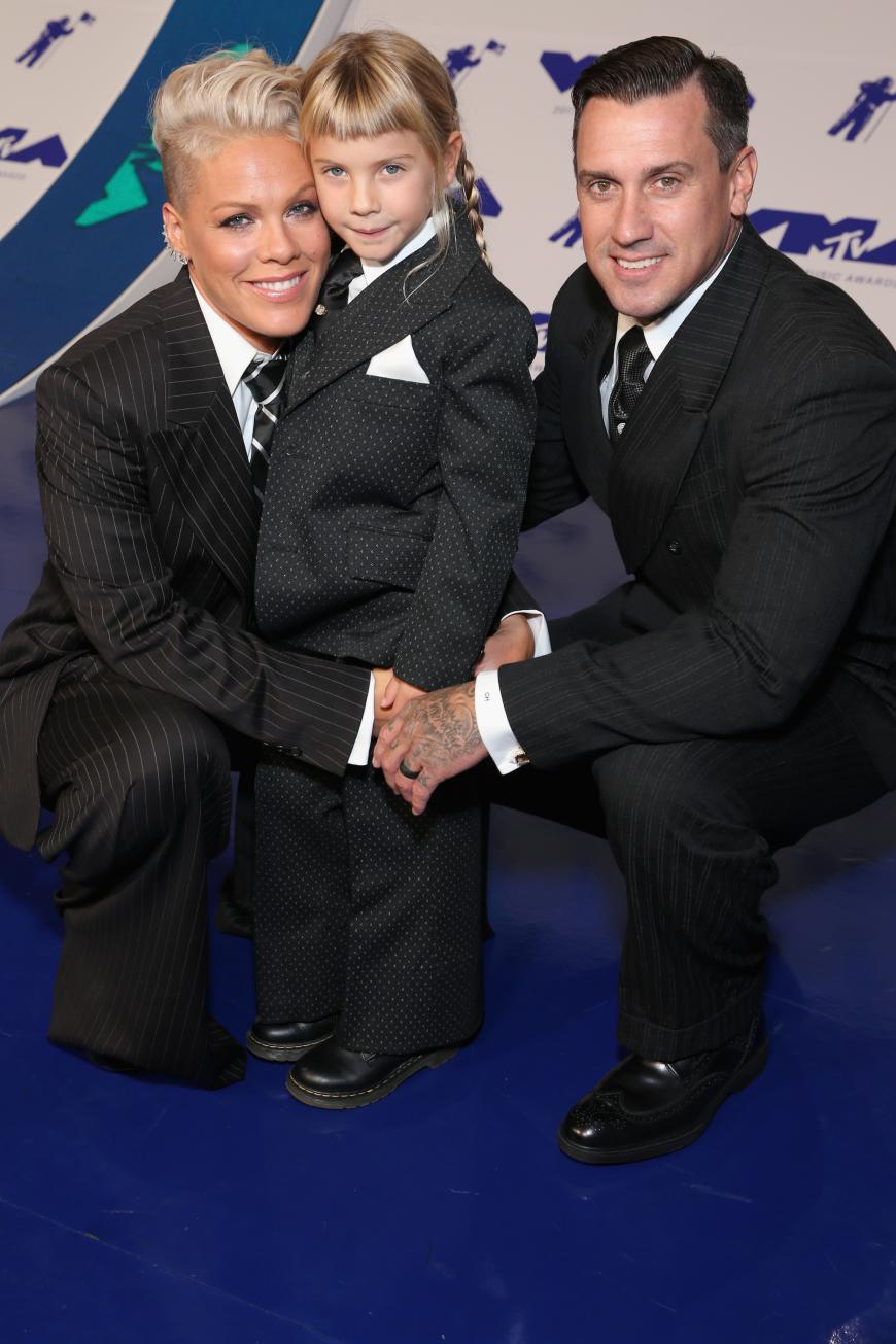 Auch Ehemann Carey Hart war mit dabei, als Pink ihre VMA-Rede für Tochter Willow hielt.