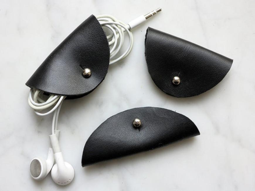 Kennt ihr das auch? Ewig hat man ein Knäuel aus Kopfhörern in der Handtasche... Damit ist nun Schluss, bei Etsy gibt es für 15€ diesen Cable Organizer.