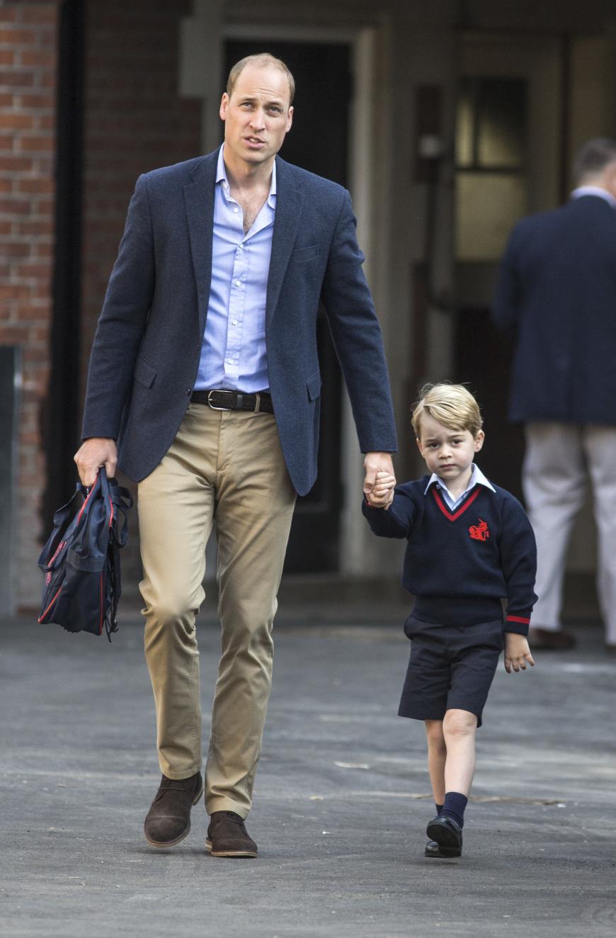 Leider war Mama Kate unpässlich, aber Prinz George konnte auf die starke Hand seines Papas William bauen.