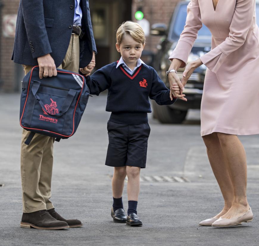 Sterbensniedlich: Hier wird Prinz George in sein Klassenzimmer geführt.