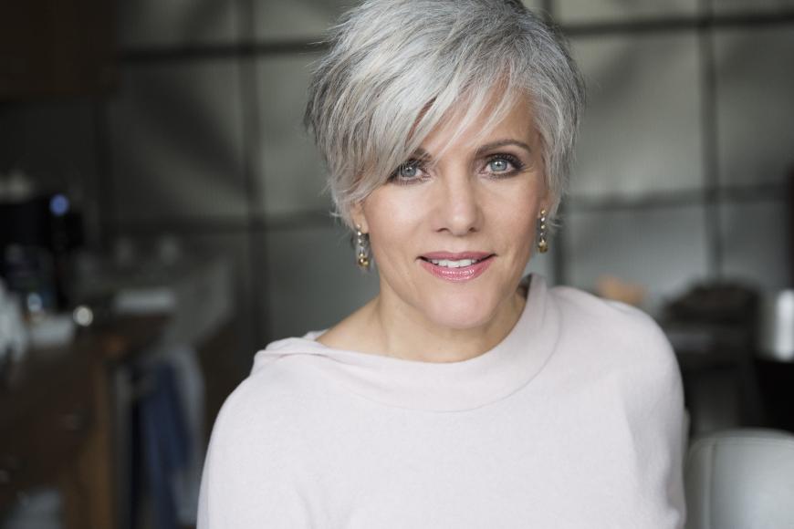 graue haare mit 34