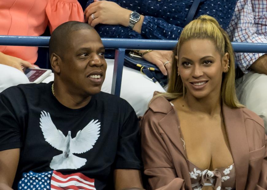 Seit 2008 ist die Sängerin mit dem Rapper Jay-Z verheiratet. Das Musiker-Paar hat drei gemeinsame Kinder.