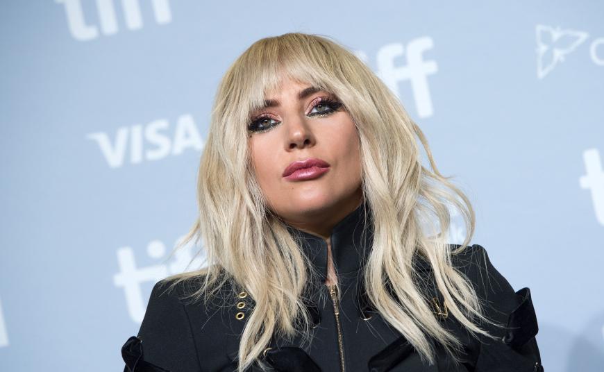 Lady Gaga wurde wegen starker Schmerzen ins Krankenhaus eingeliefert. Ihr Konzert am Freitag in Rio musste sie absagen.