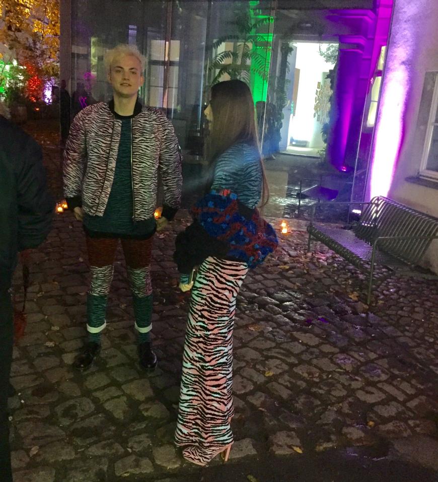 Die Sängerin sticht aber auch durch ihre stylishe Gesamterscheinung ins Auge.