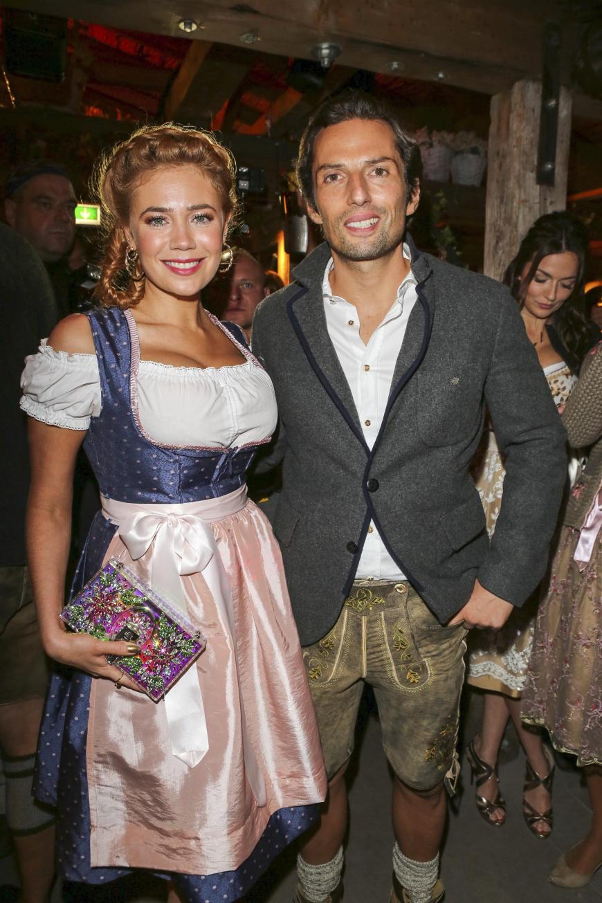 Palina Rojinski kam mit Produzent Quirin Berg auf das Oktoberfest.