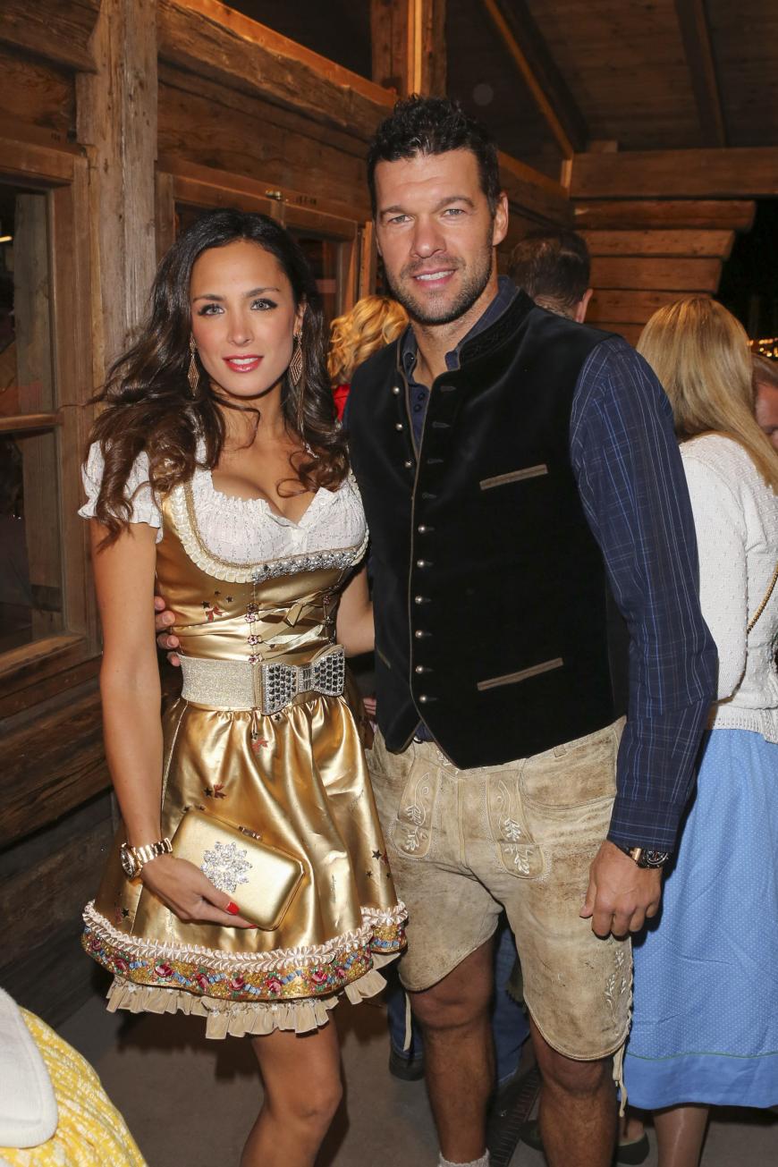 Seltenes Bild: Michael Ballack kam mit seiner Liebsten Natacha Tannous auf die Wiesn. Das Paar zeigt sich sonst nur selten zu öffentlichen Anlässen.