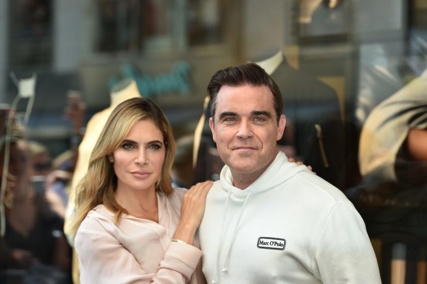 Heute ist er glücklich (und clean) mit Ehefrau Ayda Field und den beiden Kindern Teddy und Charlton.