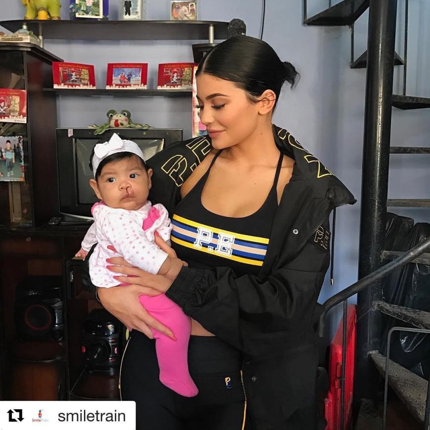 Bald hält sie ihr eigenes Baby auf dem Arm - Kylie Jenner ist SCHWANGER!